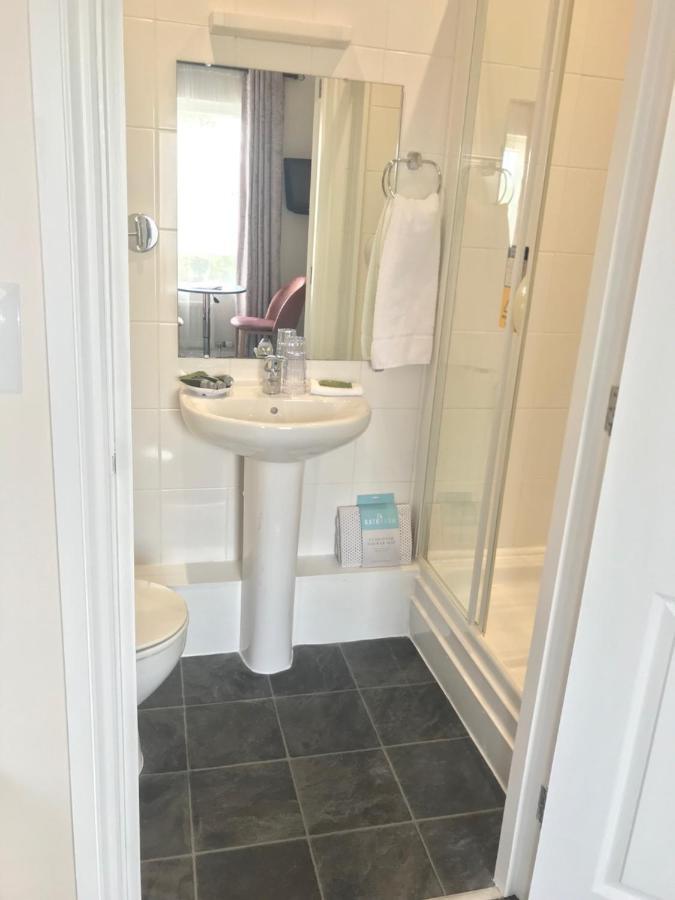 Killead House Hotel Aldergrove ภายนอก รูปภาพ